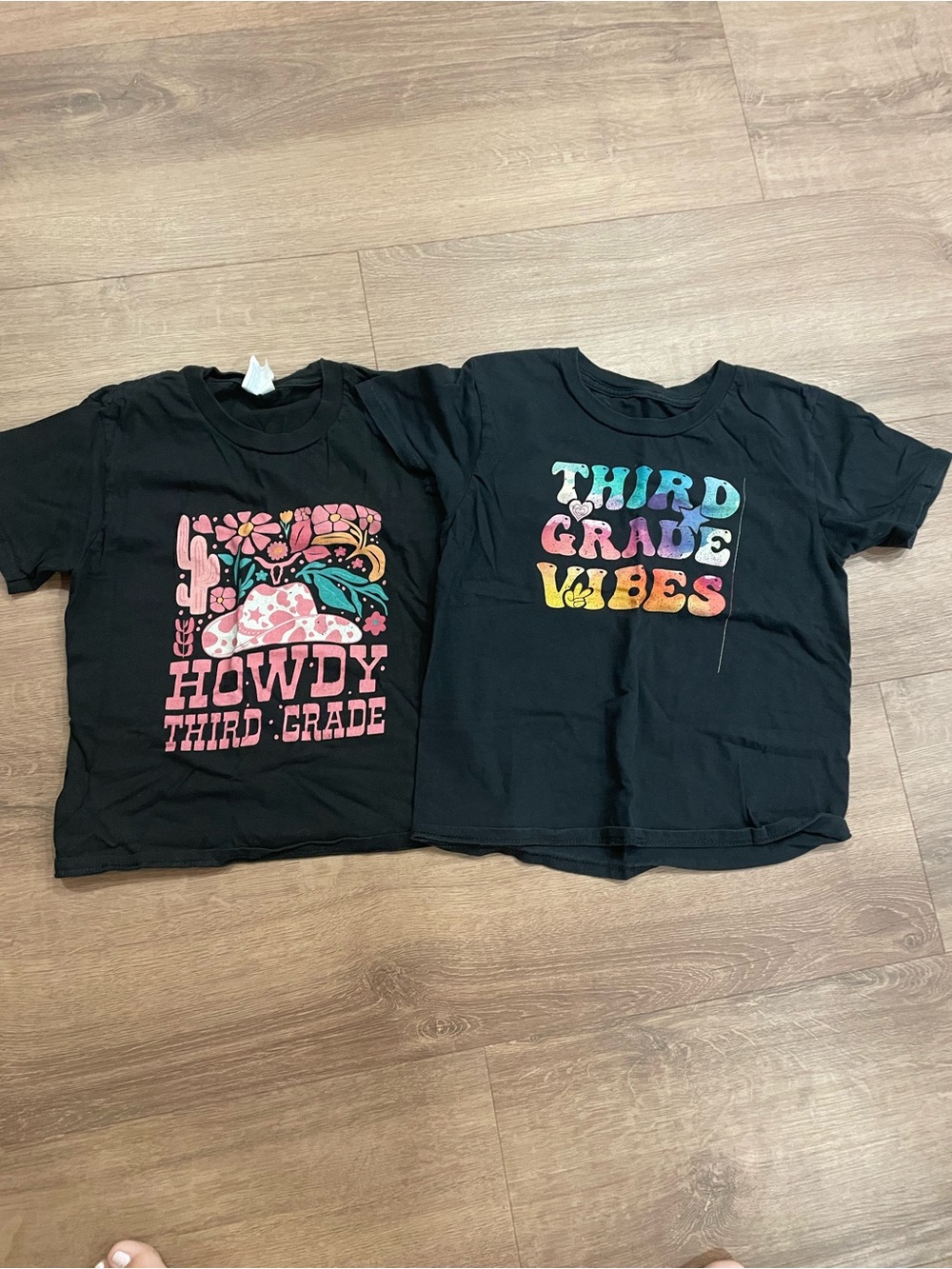 Girls Black 'Third Grade Vibes' Graphic Tee - Black Sz S.
